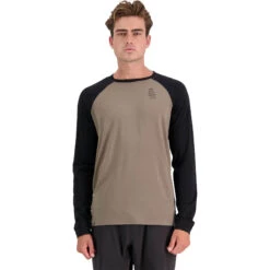 Mons Royale Icon Raglan Long Sleeve Merino Wool Top
