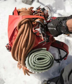 Lowe Alpine Uprise 30:40 Climbing Backpack -Outdoor Essentials Shop 884dd749 3b48 4eb2 8eba d2ed92452ce35037381 002 pic7