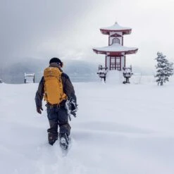 Osprey Soelden Technical Snow/Ski Backpack -Outdoor Essentials Shop F23 Soelden42ArtisanYellow 10004570 TomKlocker 5copy