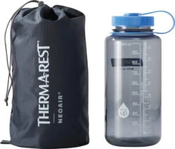 Thermarest NeoAir Venture Lightweight Camping Mat -Outdoor Essentials Shop fcae3e40 08db 4910 9112 78288d5341f613270 thermarest neoair venture pine regular ssack