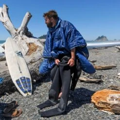 Thermarest Honcho Poncho Hooded Thermal Camping Blanket -Outdoor Essentials Shop gg2121 1