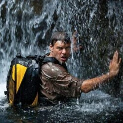 Lowepro DryZone 200 Waterproof 20L Camera Photography Backpack 23 Lowepro DryZone 200 Waterproof 20L Camera Photography Backpack -Outdoor Essentials Shop jjet0936