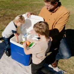 Igloo Laguna Roller 60 Wheeled Camping Cool Box -Outdoor Essentials Shop jjet1236