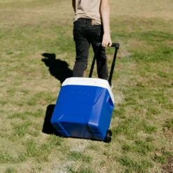 Igloo Laguna Roller 14 Wheeled Camping Cool Box -Outdoor Essentials Shop oofg0446j