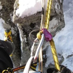 DMM Mantis Rock Climbing Belay Device -Outdoor Essentials Shop oofg0508 1