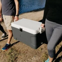 Igloo Maxcold 70 Camping Cool Box -Outdoor Essentials Shop oofg0622