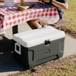 Igloo Maxcold 70 Camping Cool Box -Outdoor Essentials Shop oofg0623
