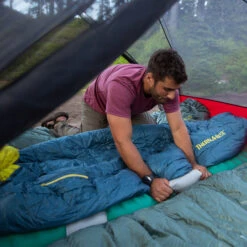 Thermarest Saros 20 Lightweight 3-Season Sleeping Bag -Outdoor Essentials Shop saros3