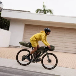 FJÄLLRÄVEN S/F Seatbag Drybag 16L -Outdoor Essentials Shop square mood ss22 s f willsaunders la 1043 exp 2027 03 01