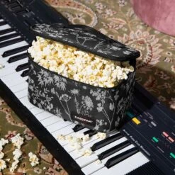 Eastpak Oval Lunch Picnic Cooler -Outdoor Essentials Shop t4518