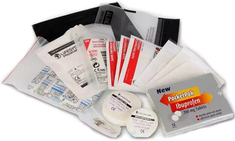 LIFESYSTEMS Light & Dry Micro Pocket First Aid Kit 4 LIFESYSTEMS Light & Dry Micro Pocket First Aid Kit - Image 2