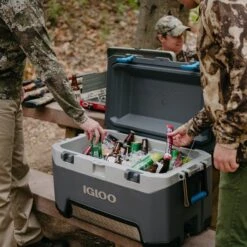 Igloo BMX 72 Heavy Duty Cool Box -Outdoor Essentials Shop zder444