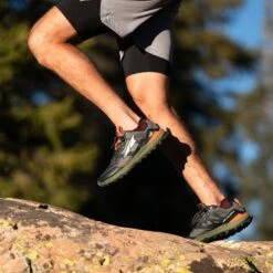 Altra Lone Peak 7 Trail Running Shoes -Outdoor Essentials Shop zllo1918a